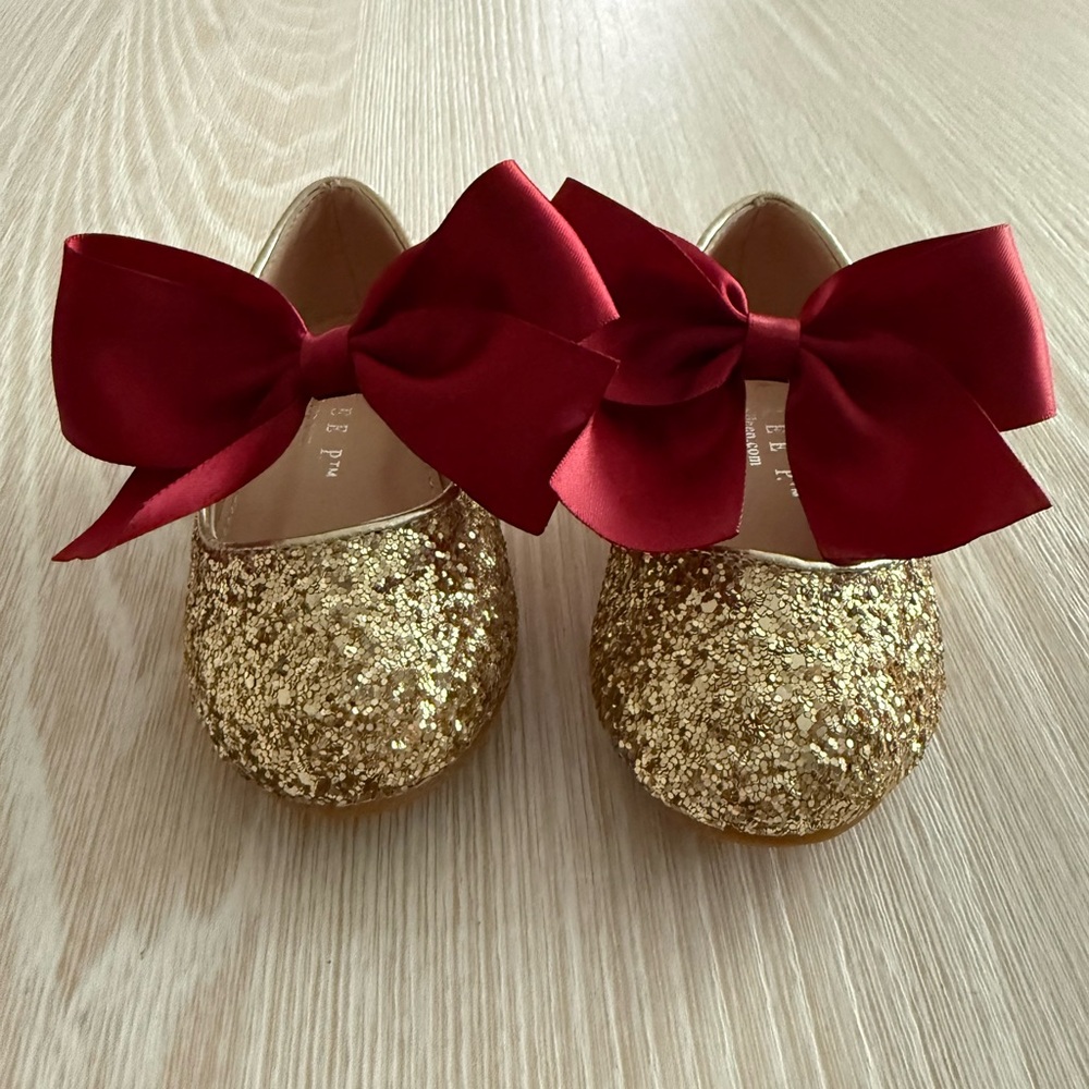 Kailee P Gold Glitter Mary Jane Flats with Red Satin Bow Toddler Size 6